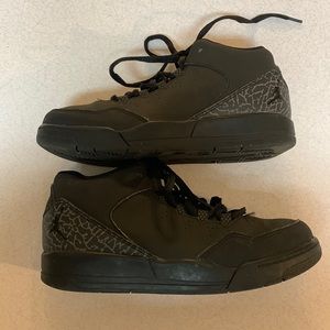 Boys 2Y Black Nike Jordan flight